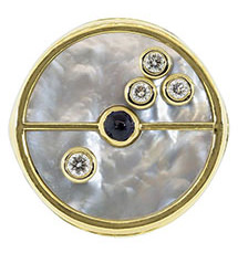 Retrouvaí - 14kt yellow gold Compass Signet ring